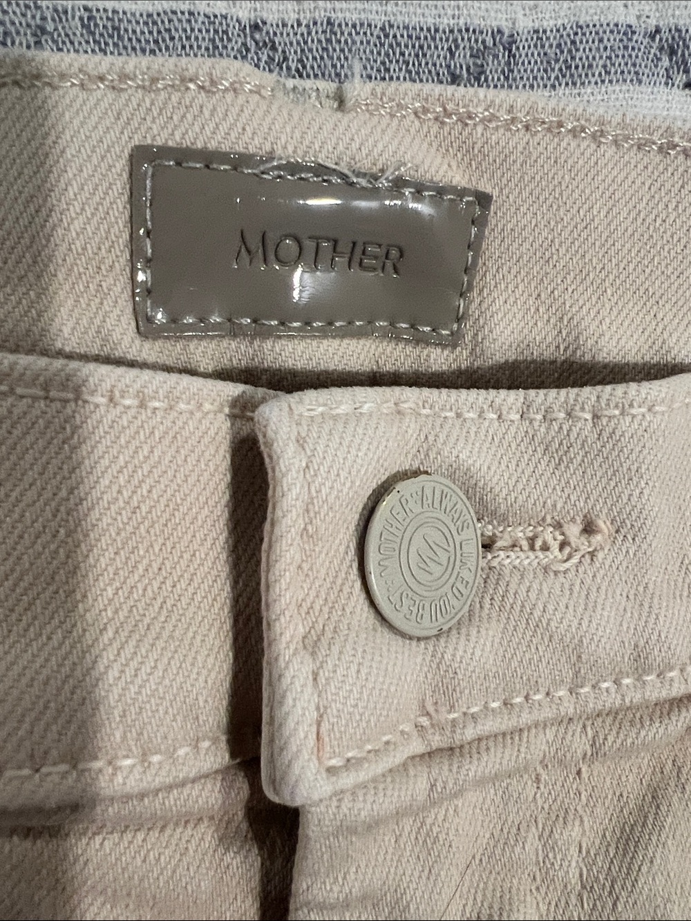MOTHER The Weekender Mid Rise Flare Jeans Fog Beige Frayed Hem Size 27 - Picture 4 of 11